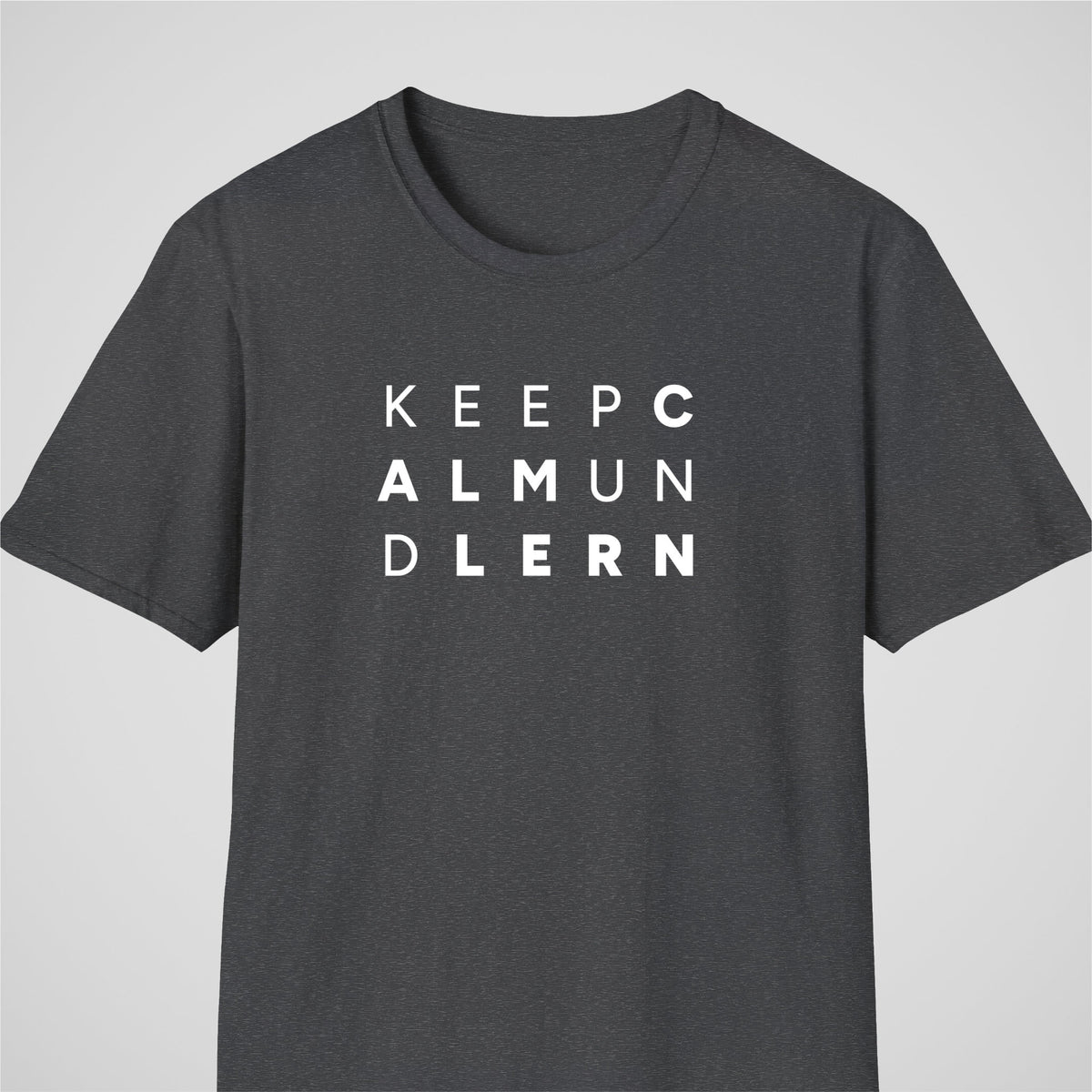 Dark Heather German learner T-shirt featuring the “Keep Calm Und Lern” design